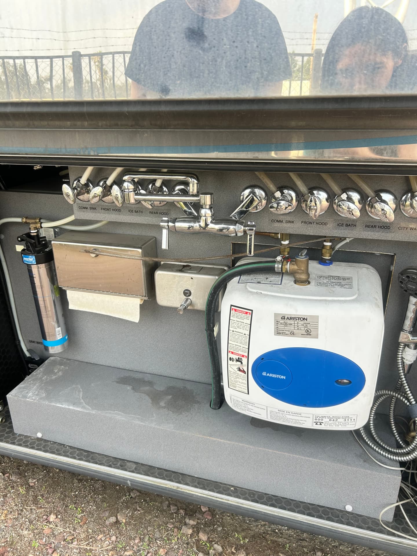 Utility bay — plumbing manifold